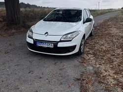 Weiß Gebraucht 2013 Renault Mégane III Limousine | 3.800 € (Guter Preis)