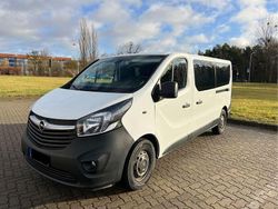 Weiß Gebraucht 2017 Opel Vivaro Van / Kleinbus | 13.986 € (Fairer Preis)