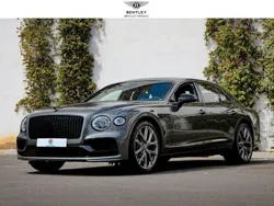 Grau Gebraucht 2024 Bentley Flying Spur Limousine | 219.000 €