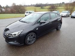 Schwarz Gebraucht 2016 Opel Astra Enjoy Limousine | 9.490 € (Etwas zu teuer)