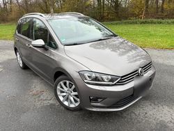 Grau Gebraucht 2016 VW Golf Sportsvan Van / Kleinbus | 13.499 € (Fairer Preis)