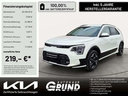 Weiss / schneeweiss Gebraucht 2023 Kia e-Niro Inspiration SUV | 26.480 € (Fairer Preis)