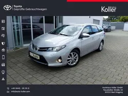 Silber Gebraucht 2014 Toyota Auris Edition Kombi | 9.900 € (Fairer Preis)
