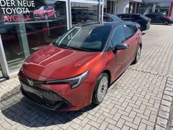 Metal oxide orange met. Neu 2025 Toyota Corolla Sport Kombi | 36.590 €