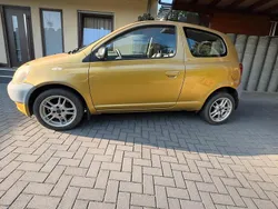 Gold Gebraucht 1999 Toyota Yaris Kleinwagen | 800 €