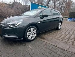Schwarz Gebraucht 2017 Opel Astra Kombi | 8.990 € (Guter Preis)