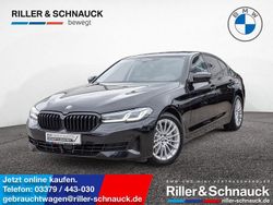 Saphirschwarz Gebraucht 2021 BMW 530 Luxury Line Limousine | 34.900 € (Guter Preis)