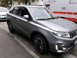 Grau Gebraucht 2019 Suzuki Vitara SUV | 14.500 € (Guter Preis)