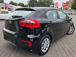 Schwarz Gebraucht 2017 Kia Rio Limousine | 7.500 € (Guter Preis)