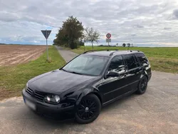 Schwarz Gebraucht 2000 VW Golf IV Kombi | 700 €