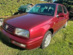 Rot Gebraucht 1997 VW Vento Limousine | 900 € (Superpreis)