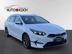 Weiß Gebraucht 2024 Kia Ceed Sportswagon Spirit Kombi | 24.990 € (Fairer Preis)