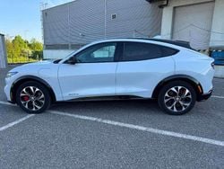 Weiß Gebraucht 2021 Ford Mustang Mach-E SUV | 28.000 € (Fairer Preis)