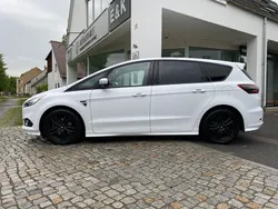 Weiß Gebraucht 2018 Ford S-MAX ST-Line Van / Kleinbus | 20.490 € (Fairer Preis)