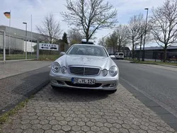 Silber Gebraucht 2004 Mercedes E200 Classic Limousine | 5.100 € (Guter Preis)