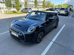 Blau Gebraucht 2023 Mini Cooper SE Cabriolet Cabrio | 53.950 €