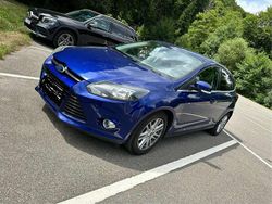 Blau Gebraucht 2014 Ford Focus Trend Limousine | 6.800 € (Etwas zu teuer)