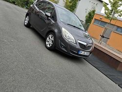 Silber Gebraucht 2011 Opel Meriva Van / Kleinbus | 3.800 € (Fairer Preis)