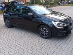 Schwarz Gebraucht 2016 Renault Mégane III Life Limousine | 8.450 € (Fairer Preis)