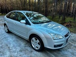 Grau Gebraucht 2007 Ford Focus Style Limousine | 990 € (Guter Preis)
