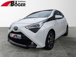 Schneeweiß Gebraucht 2021 Toyota Aygo Team Kleinwagen | 11.790 € (Fairer Preis)