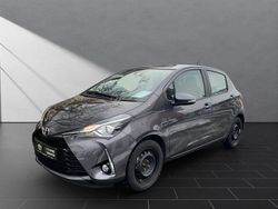 Grau Gebraucht 2017 Toyota Yaris Comfort Limousine | 11.950 € (Fairer Preis)