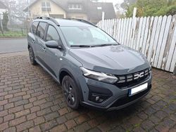 Grau Gebraucht 2024 Dacia Jogger Expression Van / Kleinbus | 16.990 € (Superpreis)