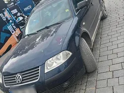 Blau Gebraucht 2003 VW Passat Kombi | 1.000 € (Guter Preis)
