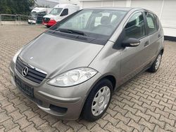 Grau Gebraucht 2006 Mercedes A180 Limousine | 2.500 € (Fairer Preis)