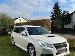 Weiß Gebraucht 2013 Subaru Legacy Kombi | 2.750 €