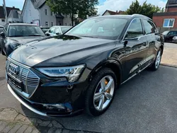 Mythosschwarz metallic Gebraucht 2019 Audi e-tron Advanced SUV | 30.999 € (Superpreis)
