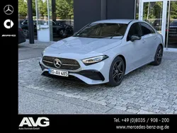 Grau Gebraucht 2025 Mercedes A200 AMG Limousine | 41.700 €