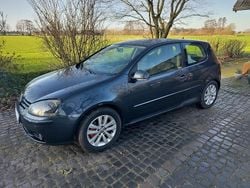 Blau Gebraucht 2007 VW Golf Limousine | 2.900 €