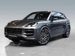 Grau Gebraucht 2025 Porsche Cayenne SUV | 118.970 € (Teuer)
