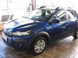 Blau Gebraucht 2023 Dacia Sandero Expression Kleinwagen | 15.800 € (Fairer Preis)