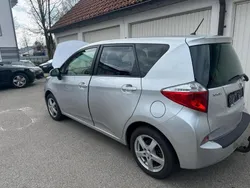 Silber Gebraucht 2012 Toyota Verso-S Comfort Van / Kleinbus | 6.800 € (Fairer Preis)
