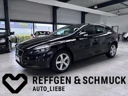 Schwarz Gebraucht 2016 Volvo V40 Kinetic Kombi | 12.498 € (Fairer Preis)