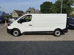 Gletscherweiss Gebraucht 2021 Renault Trafic Komfort Van | 14.990 € (Fairer Preis)