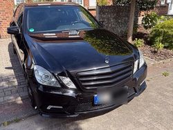Schwarz Gebraucht 2011 Mercedes E350 Limousine | 11.500 € (Etwas zu teuer)
