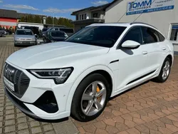 Weiß Gebraucht 2021 Audi e-tron Sportback S-Line SUV | 36.490 € (Guter Preis)