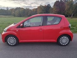 Rot Gebraucht 2013 Toyota Aygo Cool Kleinwagen | 3.800 € (Guter Preis)