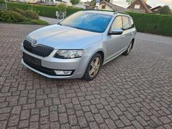 Silber Gebraucht 2015 Skoda Octavia Ambition Kombi | 4.000 € (Fairer Preis)