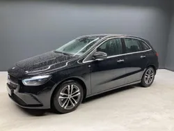 Kosmosschwarz Gebraucht 2023 Mercedes B200 Progressive Van / Kleinbus | 35.790 € (Teuer)