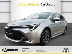 Shimmering silver Neu 2024 Toyota Corolla Style Limousine | 28.990 €