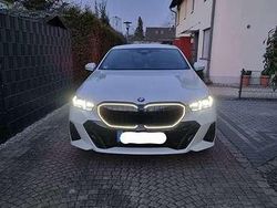 Weiß Gebraucht 2024 BMW 520 M Sport Limousine | 55.000 € (Fairer Preis)