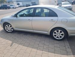 Silber Gebraucht 2006 Toyota Avensis Limousine | 5.500 €