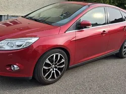Rot Gebraucht 2012 Ford Focus Titanium Limousine | 7.600 € (Teuer)