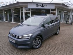Delfingrau, metallic Gebraucht 2024 VW Touran Comfortline Van / Kleinbus | 37.650 € (Teuer)