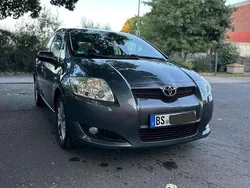 Grau Gebraucht 2010 Toyota Auris Executive Limousine | 3.850 € (Guter Preis)