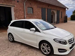 Weiß Gebraucht 2015 Mercedes B180 Van / Kleinbus | 13.500 € (Fairer Preis)